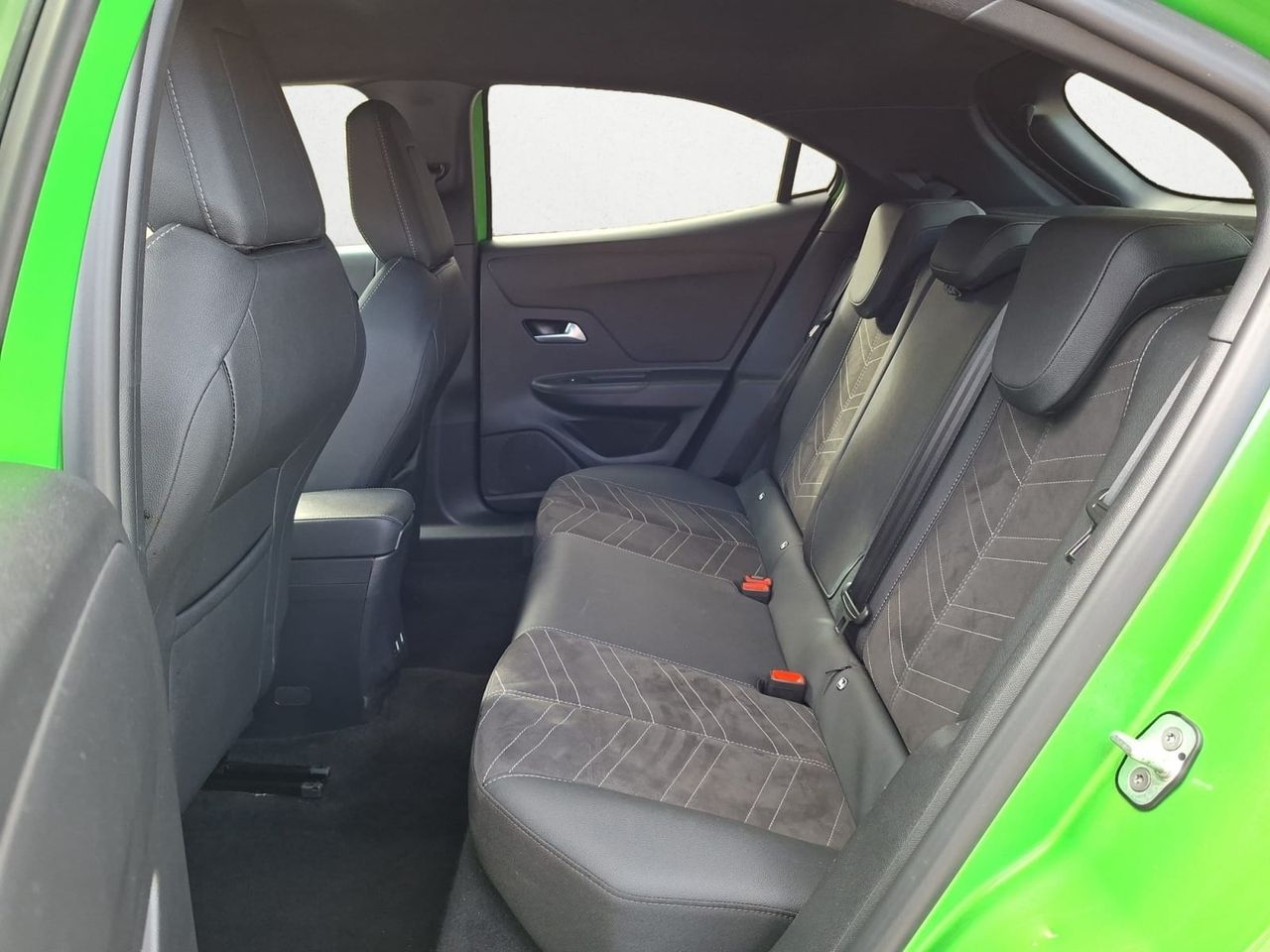 Opel Mokka ULTIMATE 1.2 T AT8 S/S 130 CV  - Foto 2