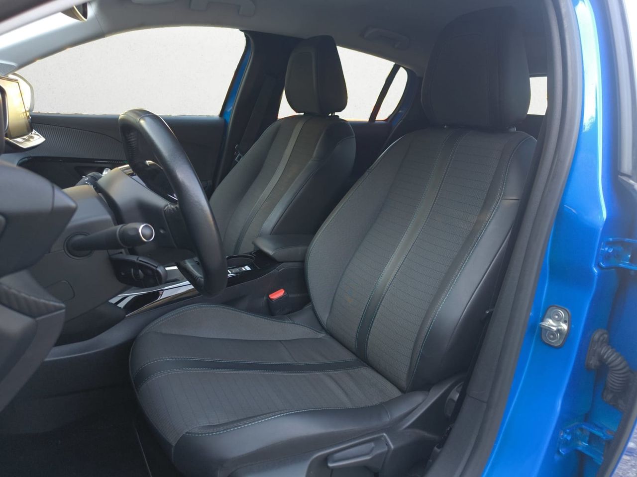 Peugeot 208 ALLURE PURE TECH 100 CV  - Foto 2