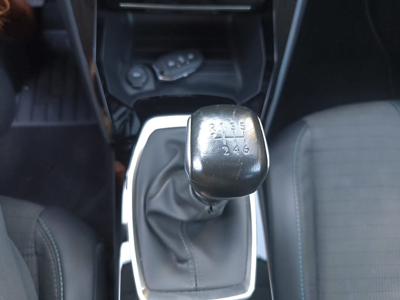 Peugeot 208 ALLURE PURE TECH 100 CV  - Foto 2