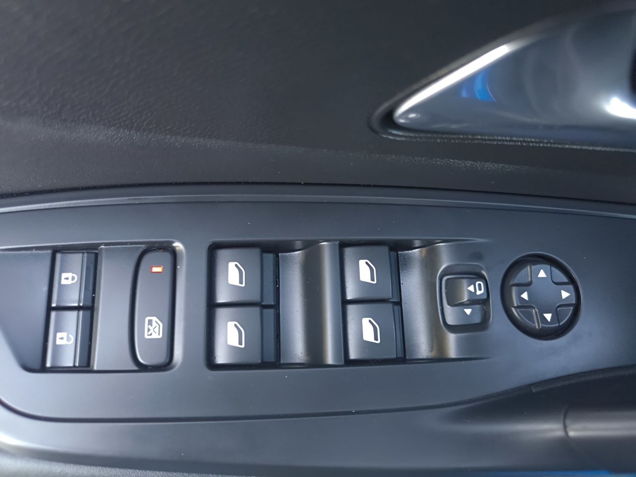 Peugeot 308 ALLURE HYBRD 180 e EAT8  - Foto 2