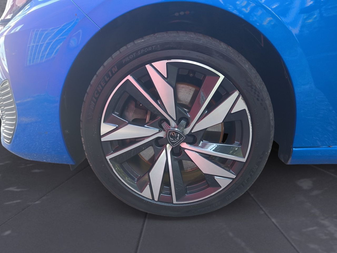 Peugeot 308 ALLURE HYBRD 180 e EAT8  - Foto 2