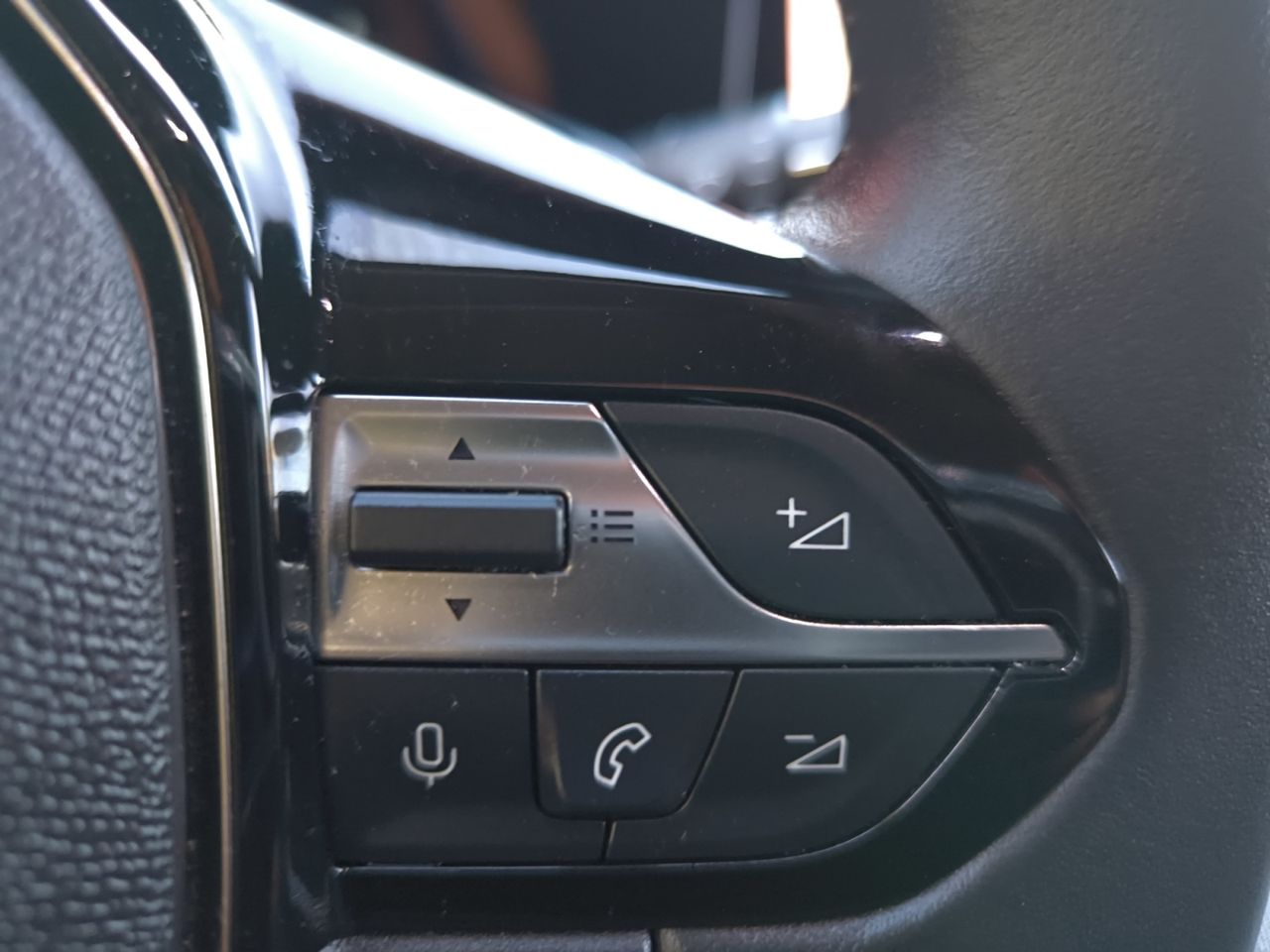 Peugeot 308 ALLURE HYBRD 180 e EAT8  - Foto 2