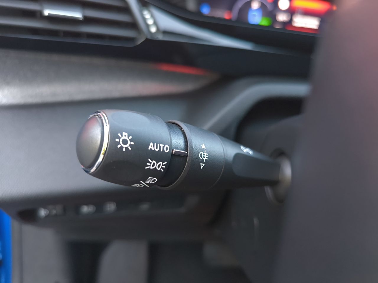 Peugeot 308 ALLURE HYBRD 180 e EAT8  - Foto 2