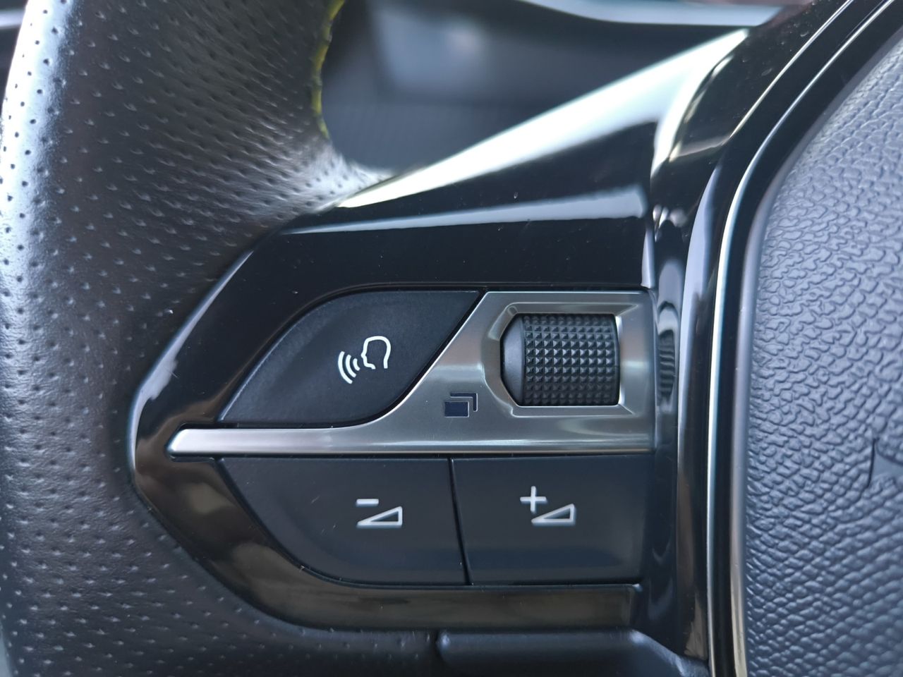 Peugeot e-2008 GT LINE ELECTRICO 136 CV  - Foto 2