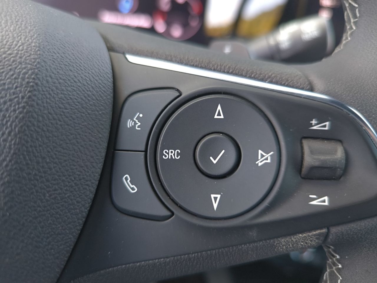 Opel Mokka ULTIMATE 1.2 T 96 KW 130 CV AUT  - Foto 2