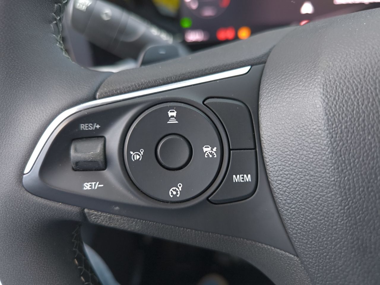 Opel Mokka ULTIMATE 1.2 T 96 KW 130 CV AUT  - Foto 2