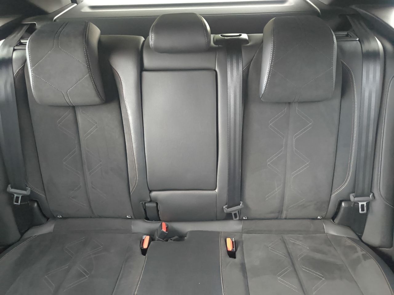 DS DS 7 CROSSBACK E TENSE 225 PERFORMANCE LINE  - Foto 2