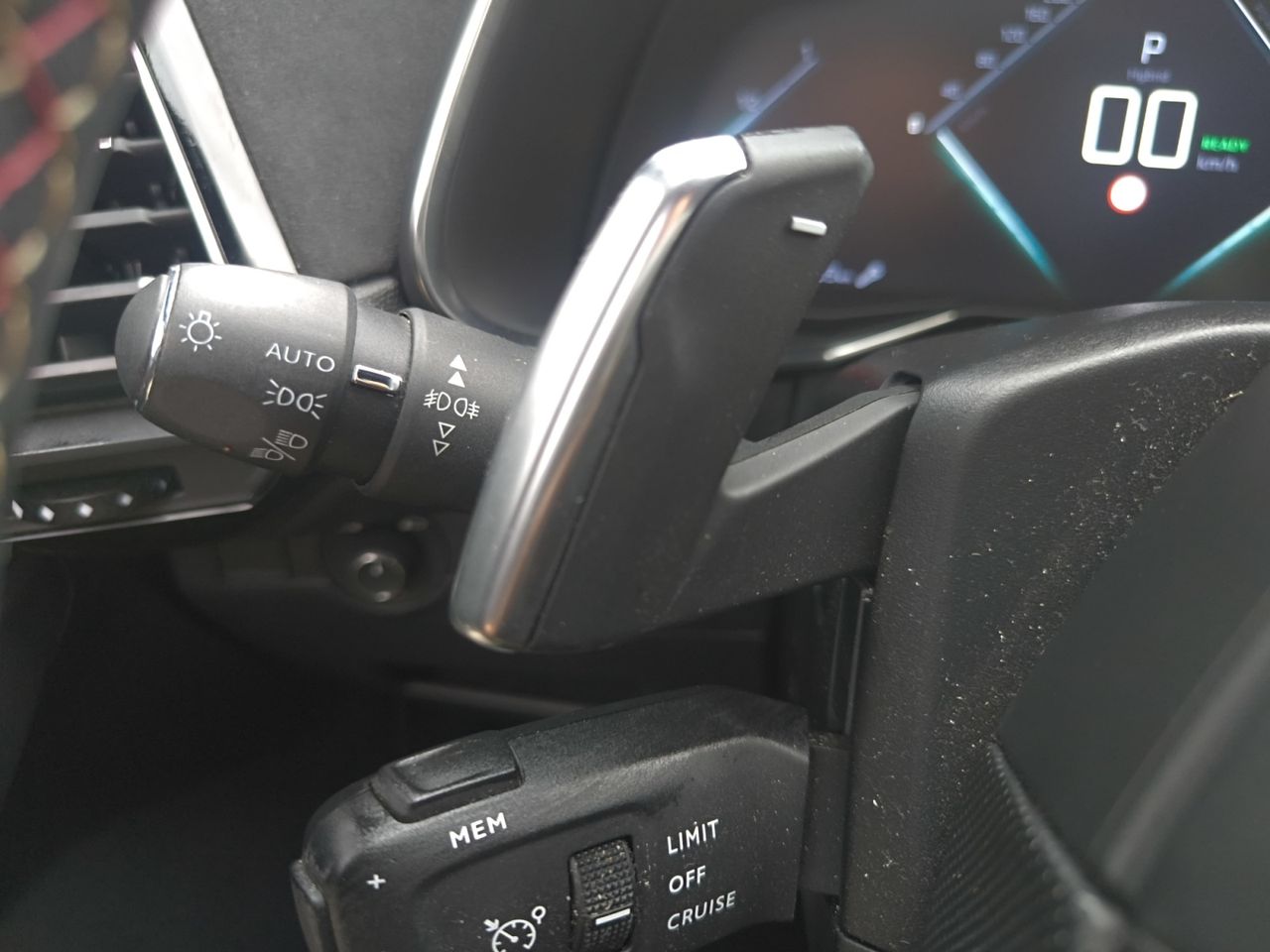 DS DS 7 CROSSBACK E TENSE 225 PERFORMANCE LINE  - Foto 2