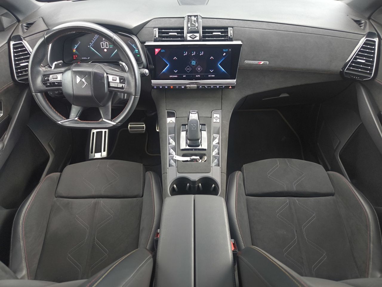 DS DS 7 CROSSBACK E TENSE 225 PERFORMANCE LINE  - Foto 2