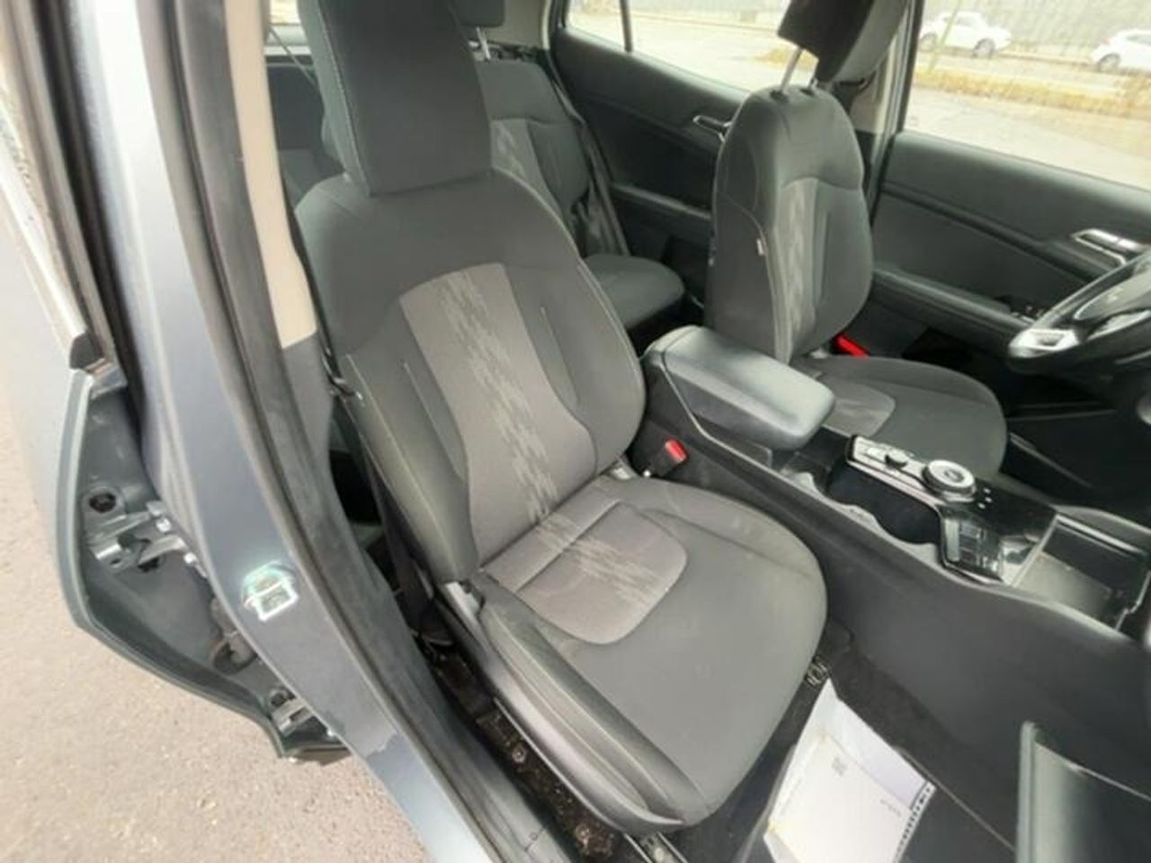 Kia Sportage 1.6 T-GDI HEV 230 CV DRIVE 4X2  - Foto 2