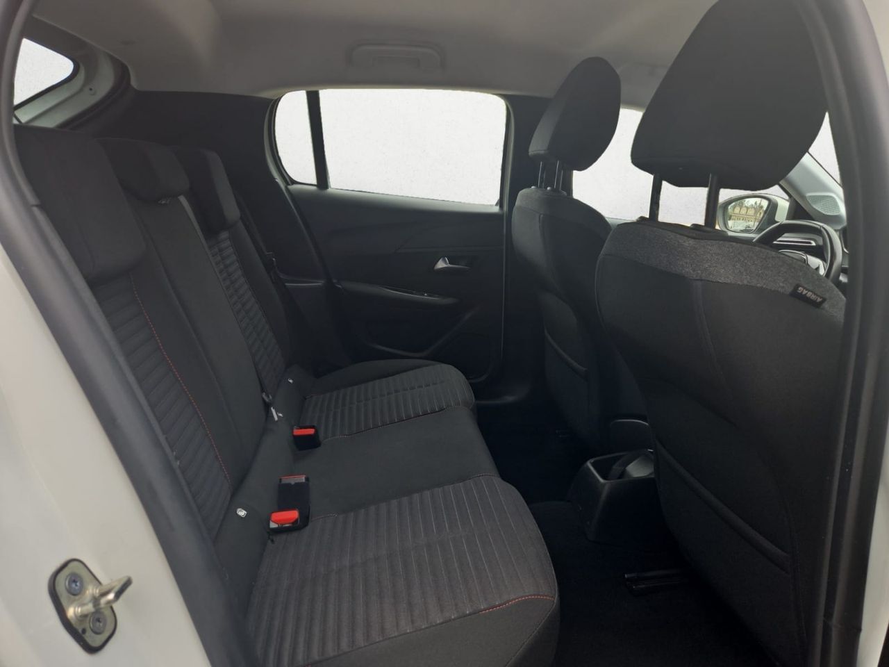 Peugeot 208 ACTIVE PACK BLUE HDI 100 CV  - Foto 2