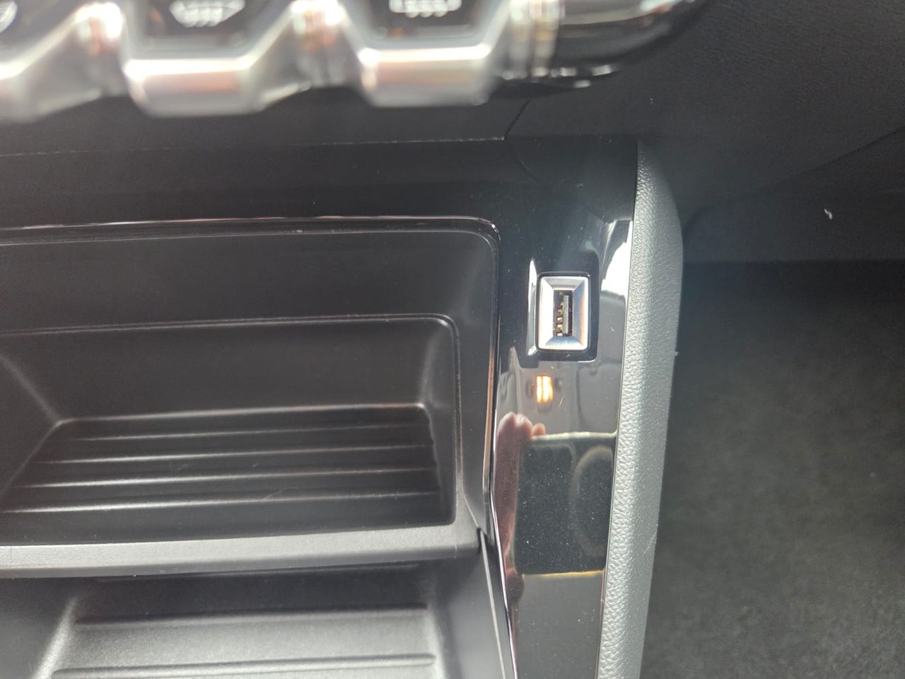 Peugeot 208 ACTIVE PACK BLUE HDI 100 CV  - Foto 2