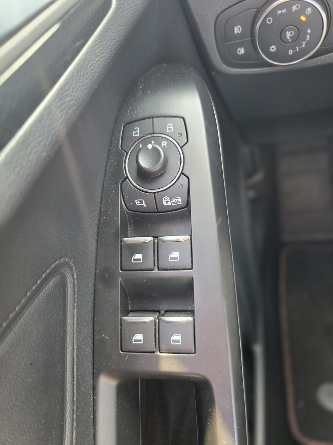 Ford Focus ST LINE ECOBOOST 125 CV  - Foto 2