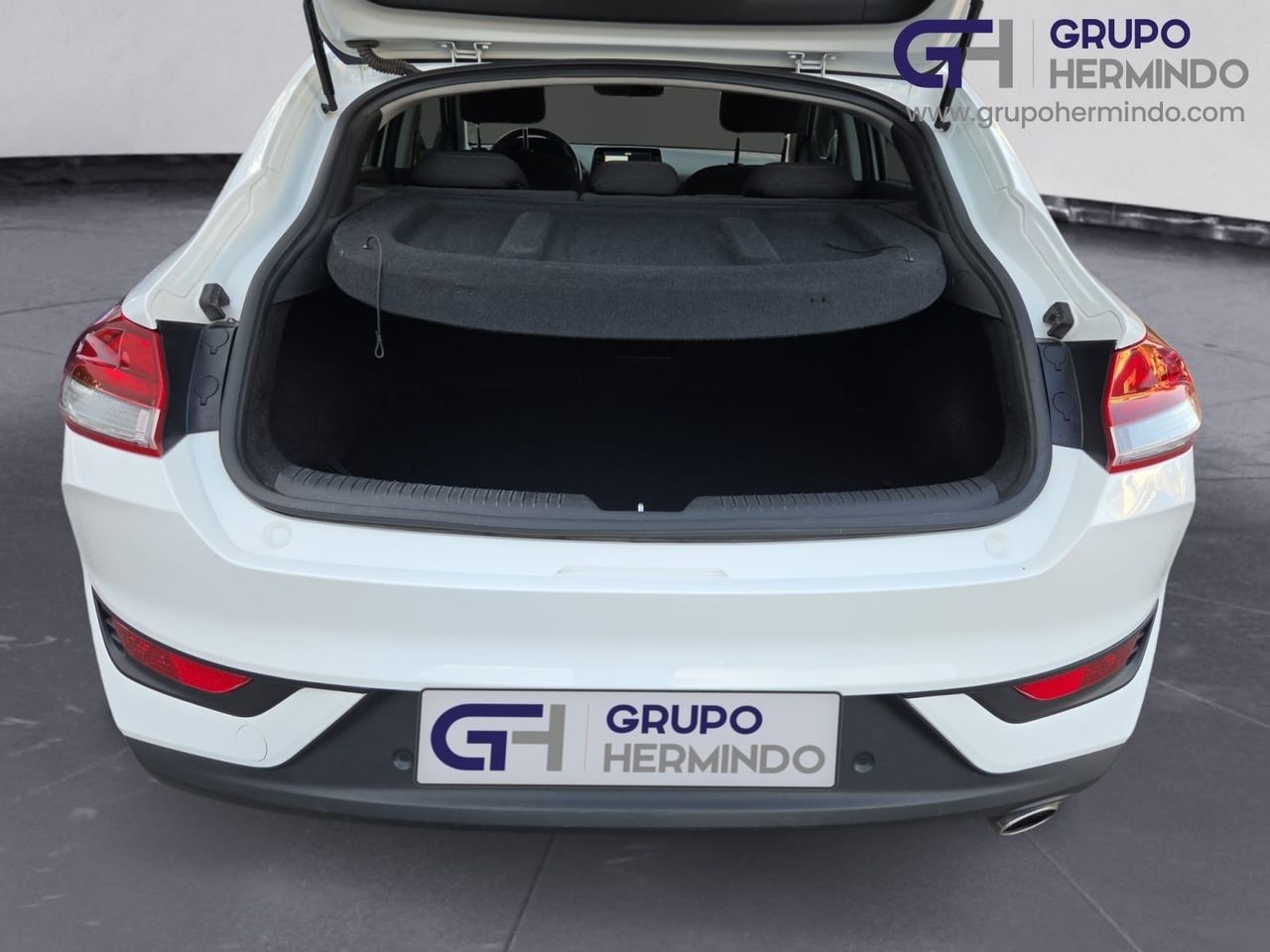 Hyundai i30 1.4 TGDI STYLE FASTBACK  - Foto 2