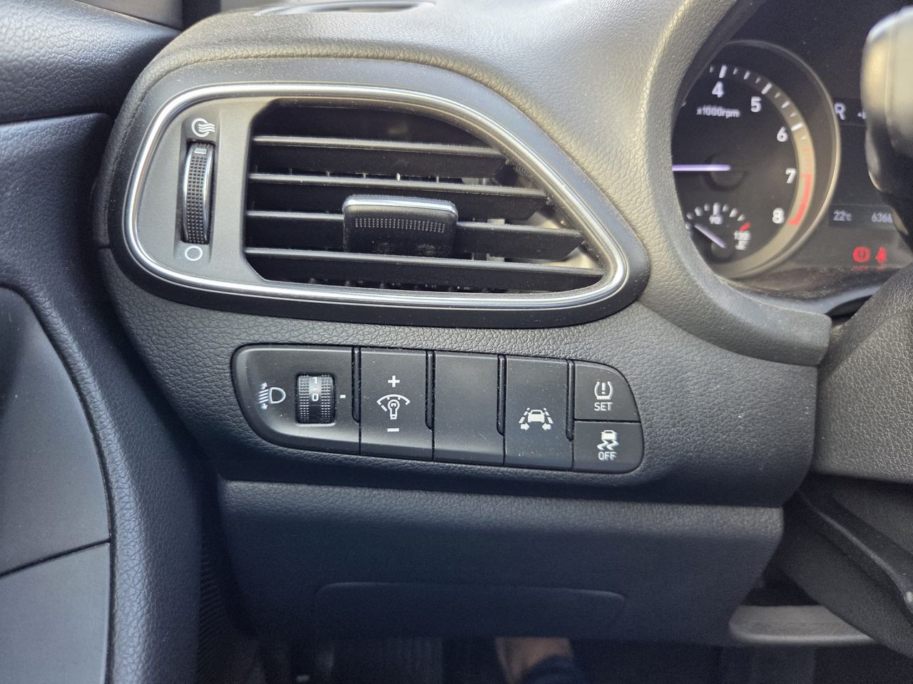 Hyundai i30 1.4 TGDI STYLE FASTBACK  - Foto 2