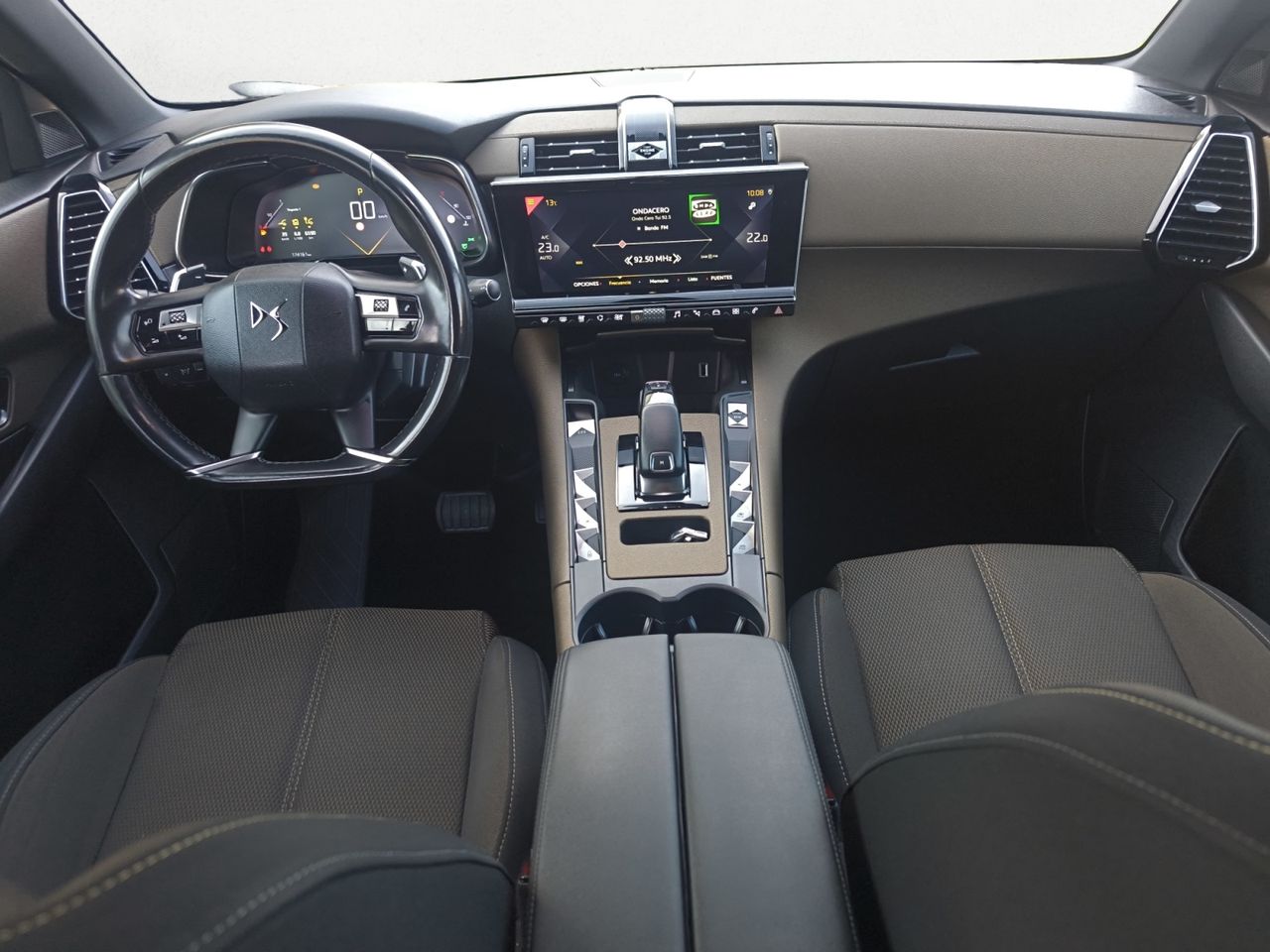 DS DS 7 CROSSBACK BLUE HDI 130 CV AUT SO CHIC  - Foto 2