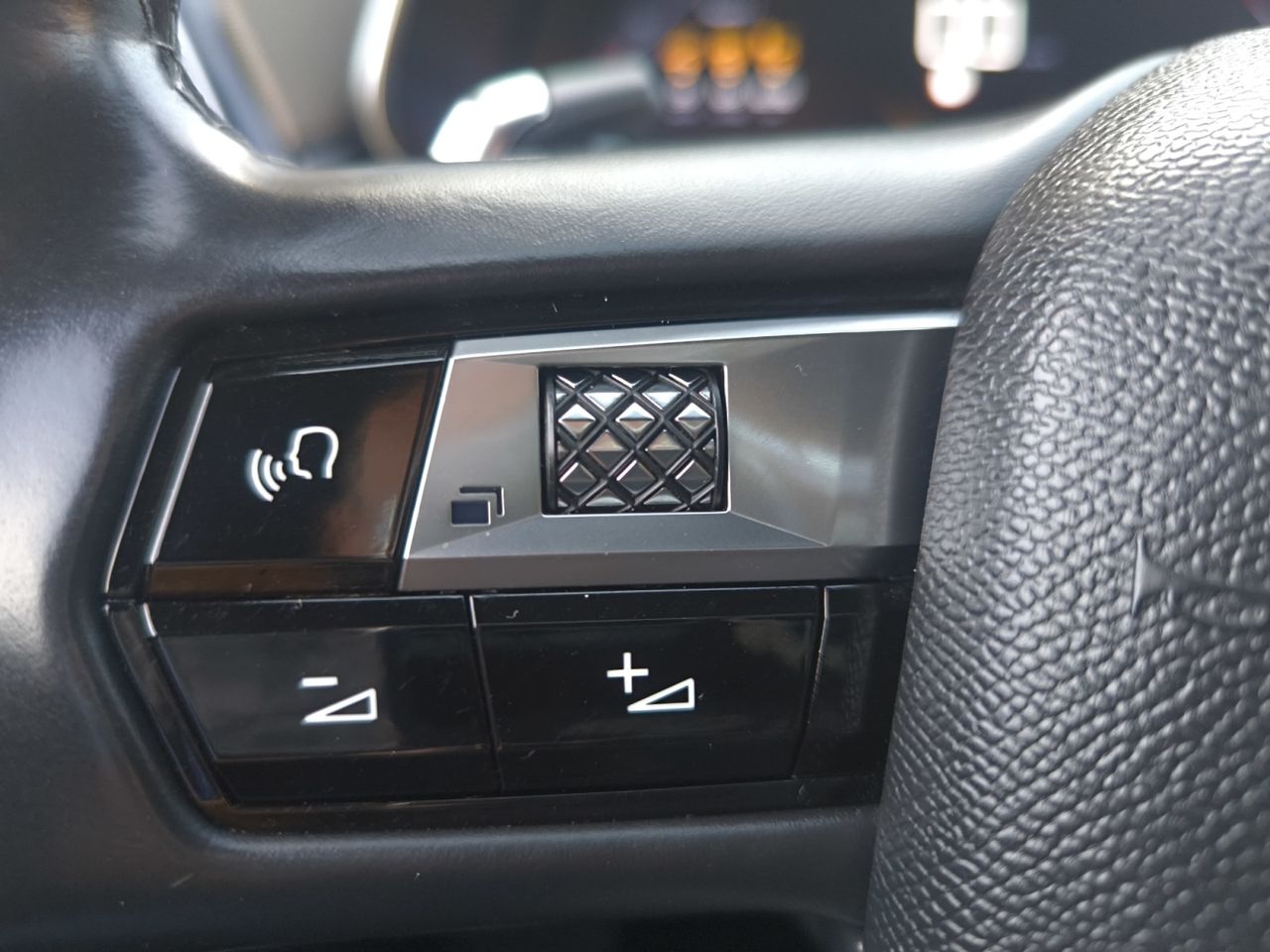 DS DS 7 CROSSBACK BLUE HDI 130 CV AUT SO CHIC  - Foto 2