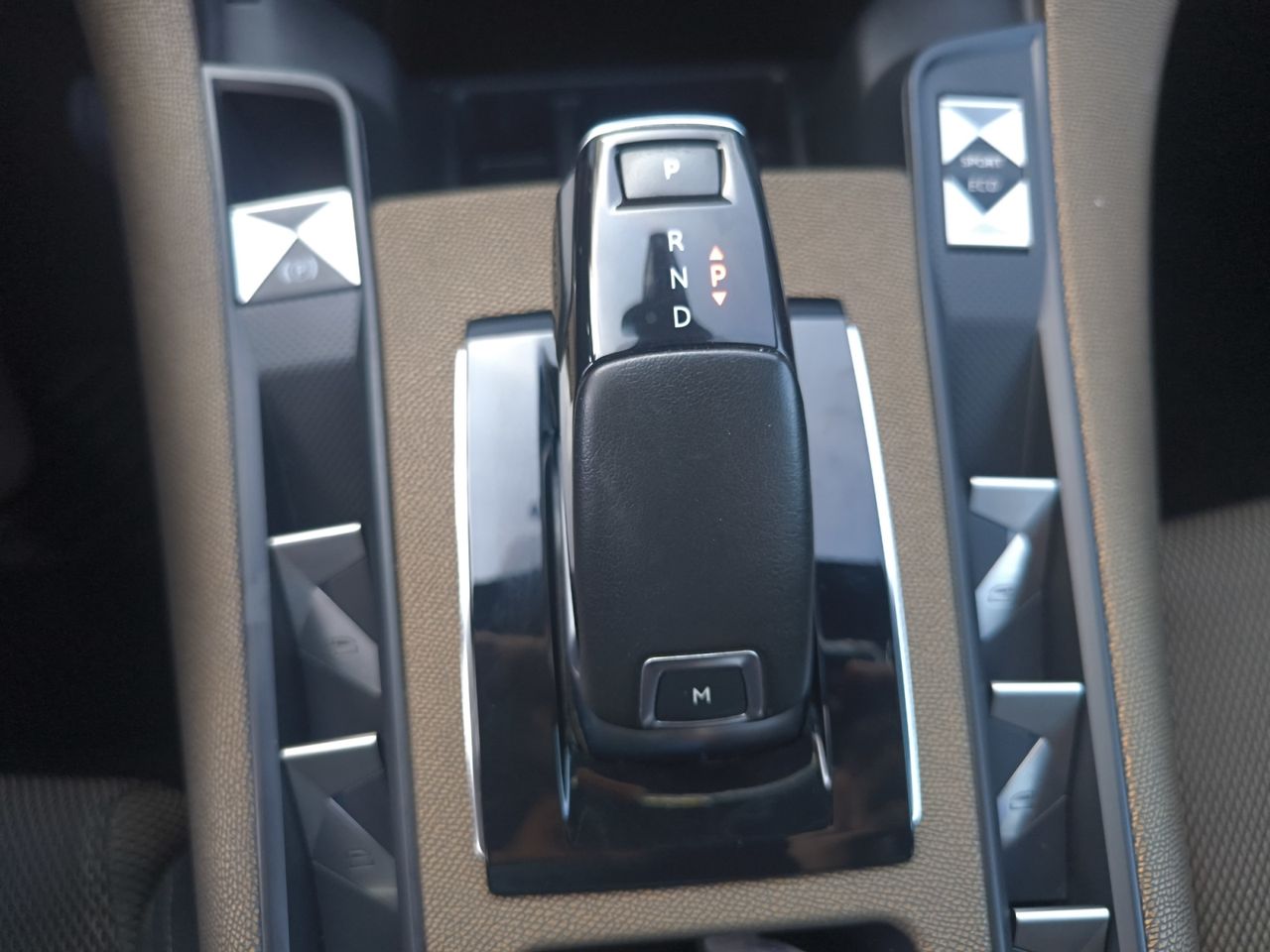 DS DS 7 CROSSBACK BLUE HDI 130 CV AUT SO CHIC  - Foto 2