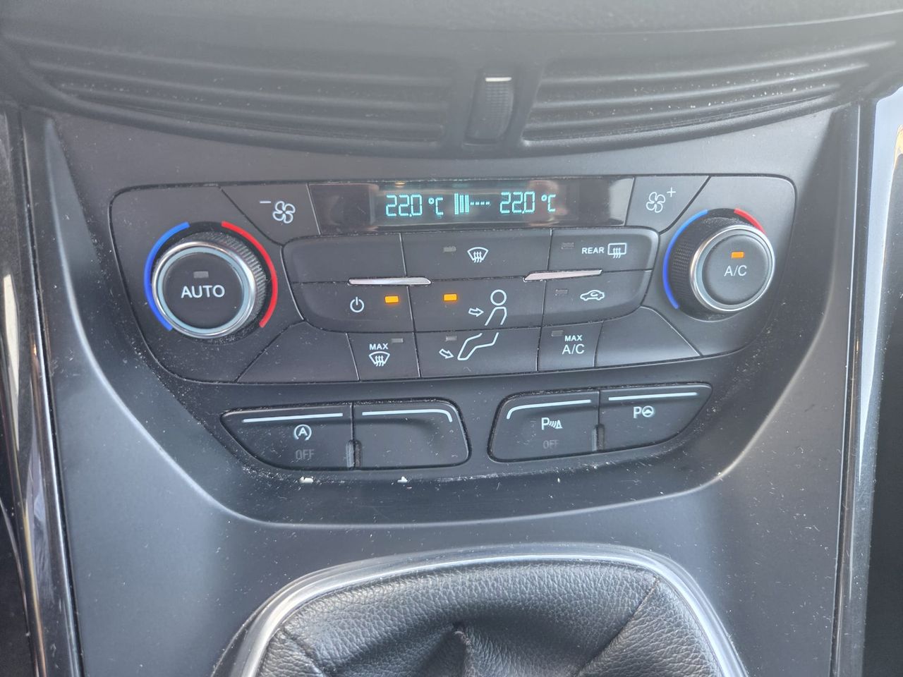 Ford Kuga 1.5 TDCI 120 CV ST LINE  - Foto 2