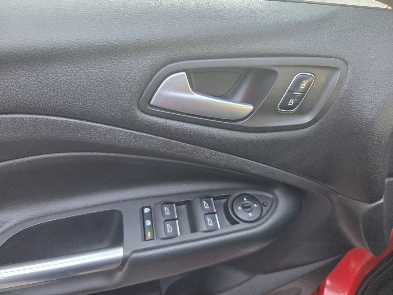 Ford Kuga 1.5 TDCI 120 CV ST LINE  - Foto 2