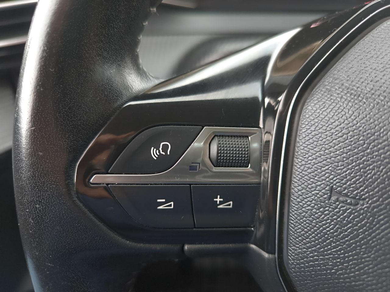 Peugeot 208 ACTIVE PURE TECH 75 CV  - Foto 2