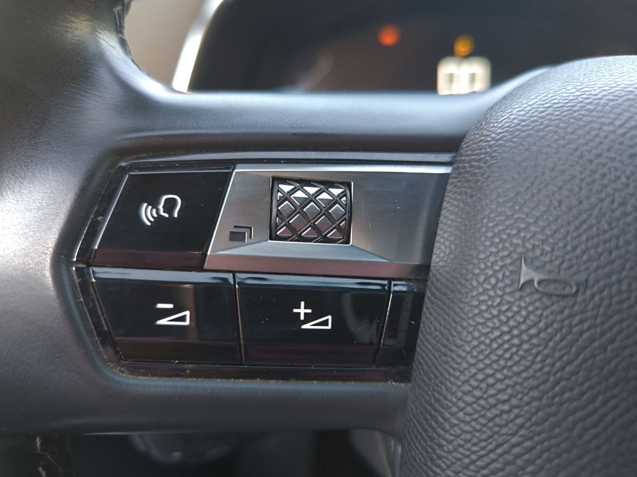 DS DS 7 CROSSBACK BLUE HDI 130 CV AUT SO CHIC  - Foto 2