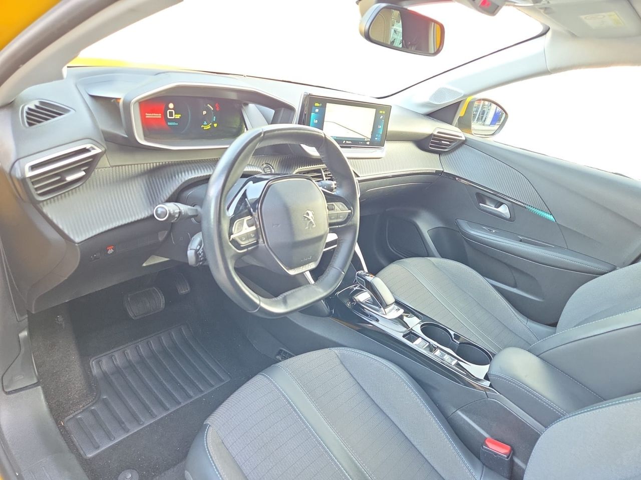 Peugeot e-208 ALLURE ELECTRICO 136 CV  - Foto 2