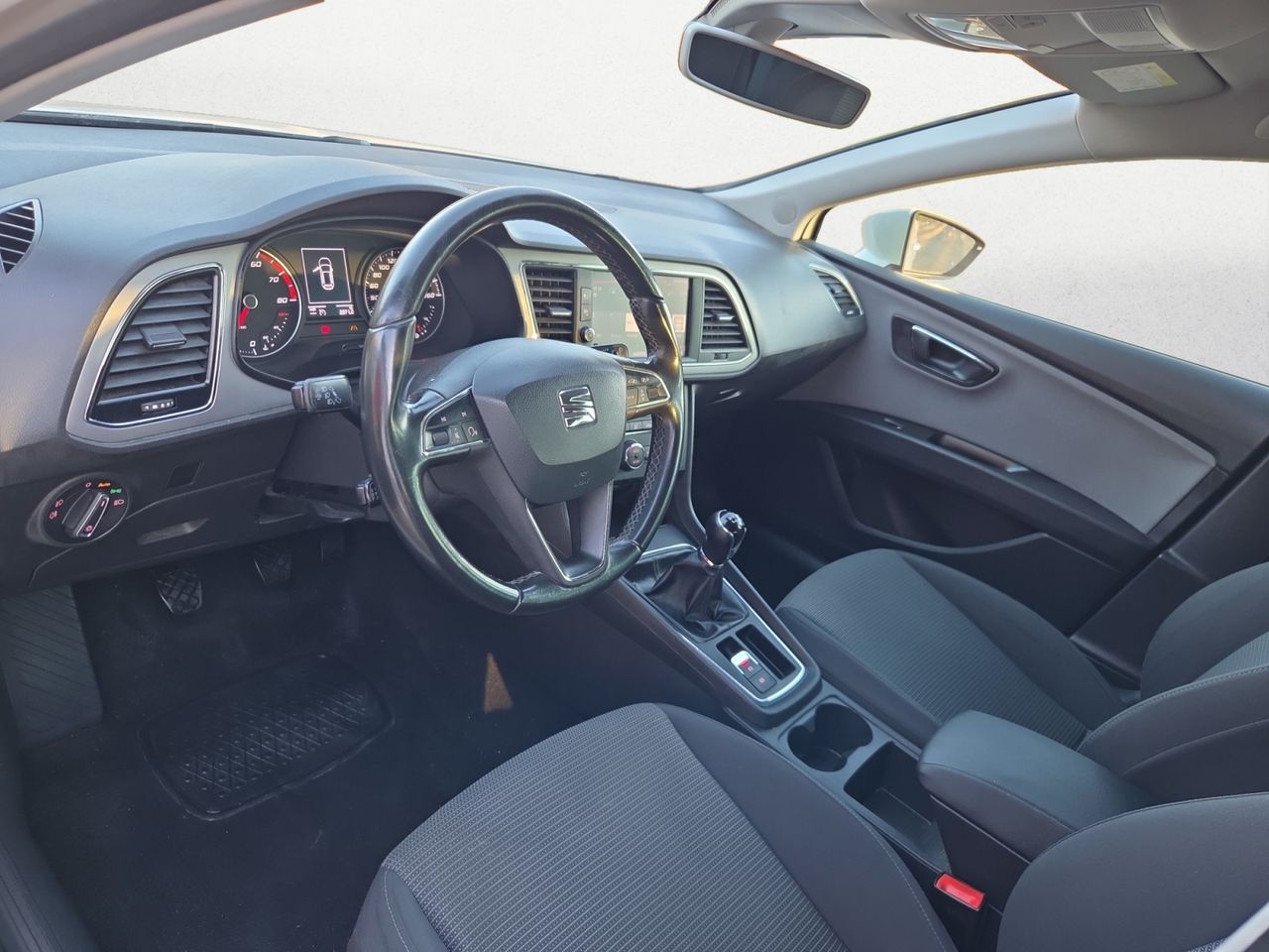 Seat Leon 1.5 TSI SPORTOURER ST   - Foto 2