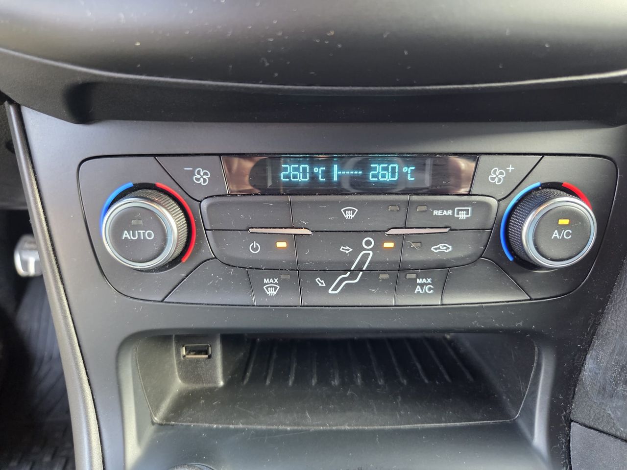 Ford Focus ST LINE SPORT 120 CV  - Foto 2