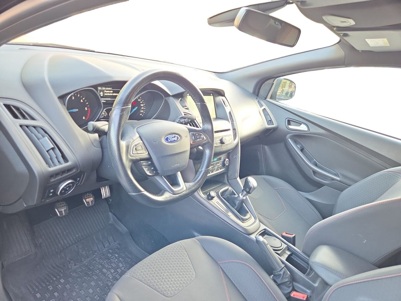 Ford Focus ST LINE SPORT 120 CV  - Foto 2