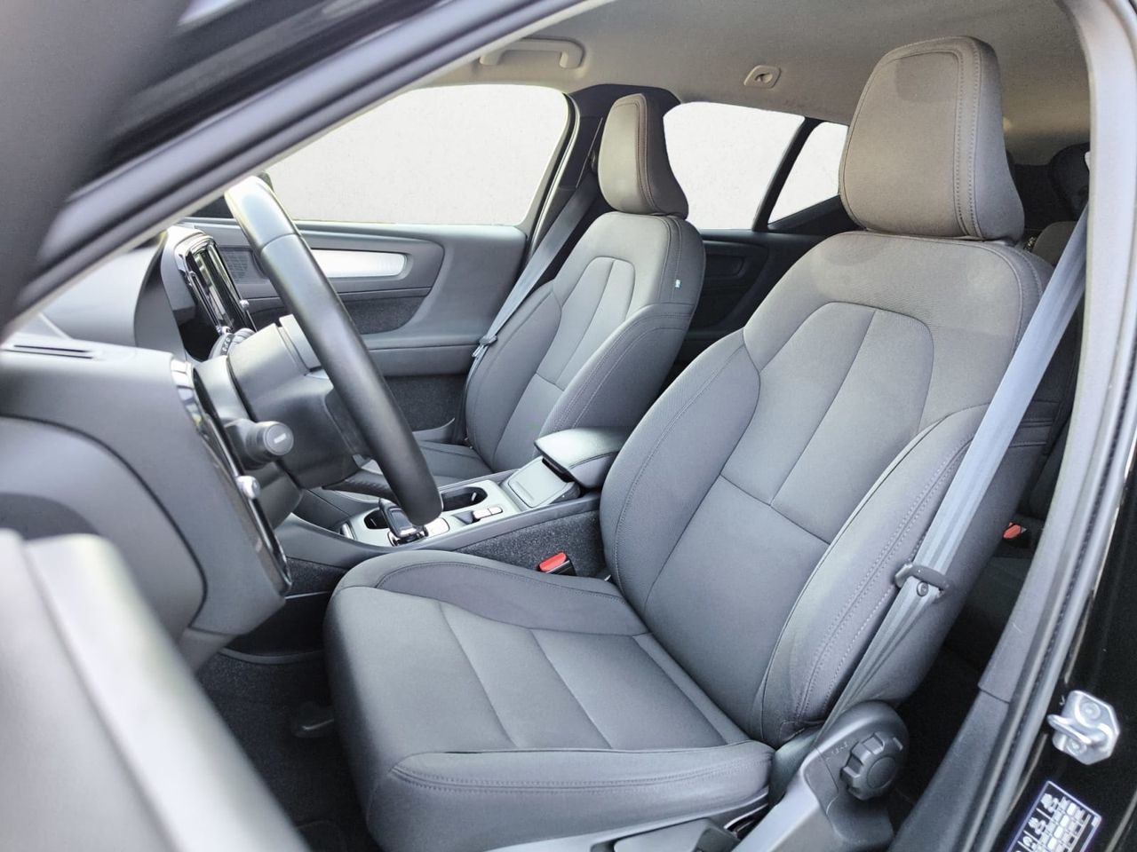 Volvo XC40 1.5 T3 MOMENTUM AUT  - Foto 2