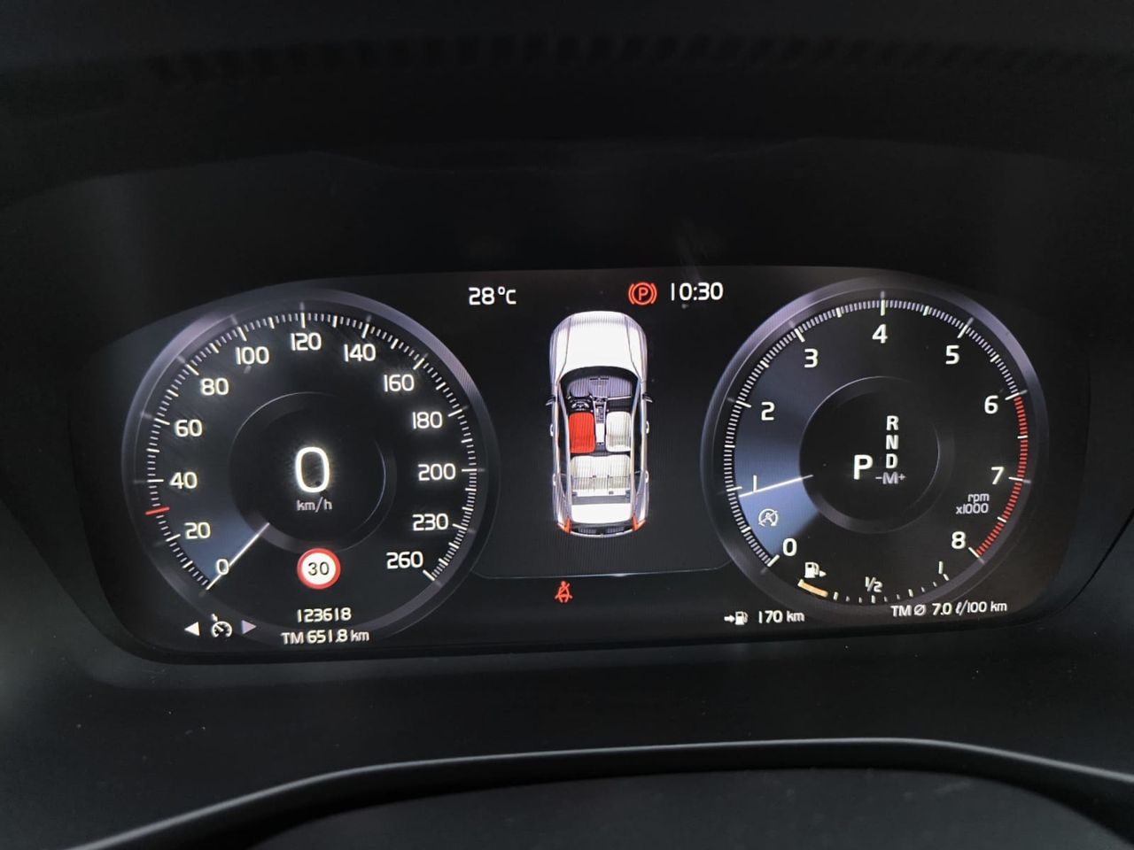 Volvo XC40 1.5 T3 MOMENTUM AUT  - Foto 2