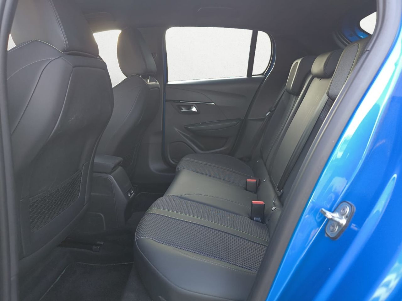 Peugeot e-208 GT LINE ELECTRICO 136 CV  - Foto 2