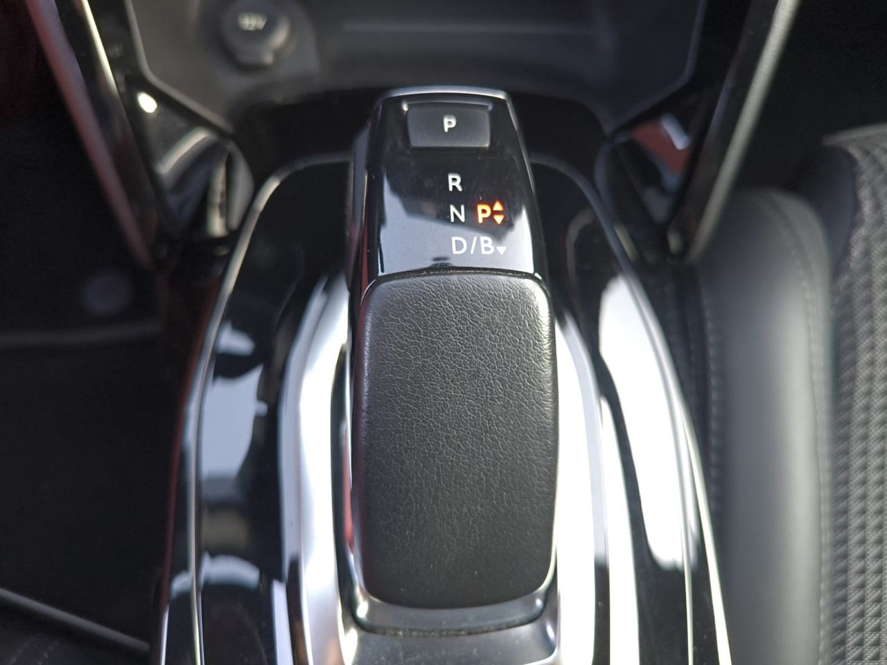 Peugeot e-208 GT LINE ELECTRICO 136 CV  - Foto 2