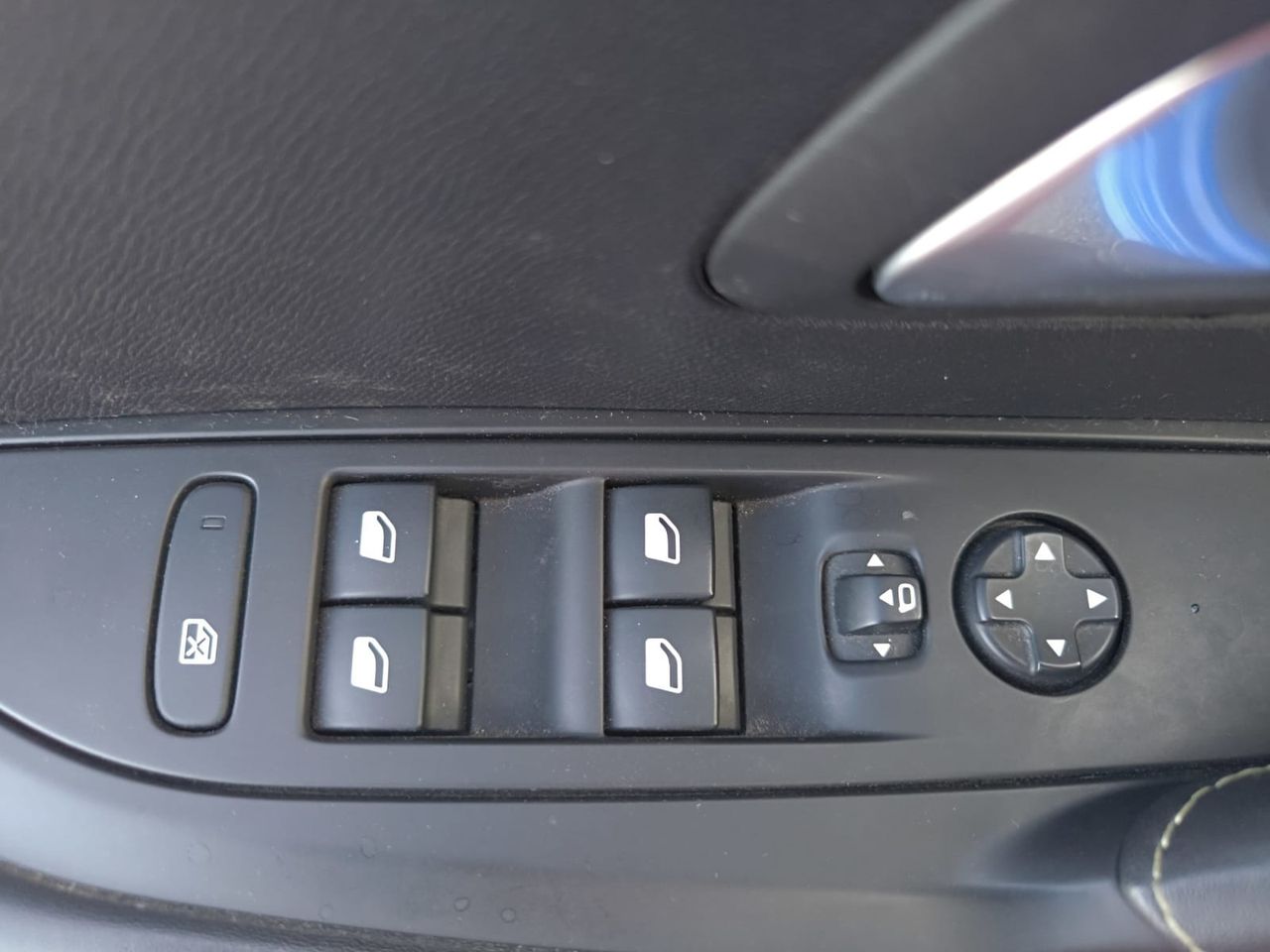 Peugeot e-208 GT LINE ELECTRICO 136 CV  - Foto 2