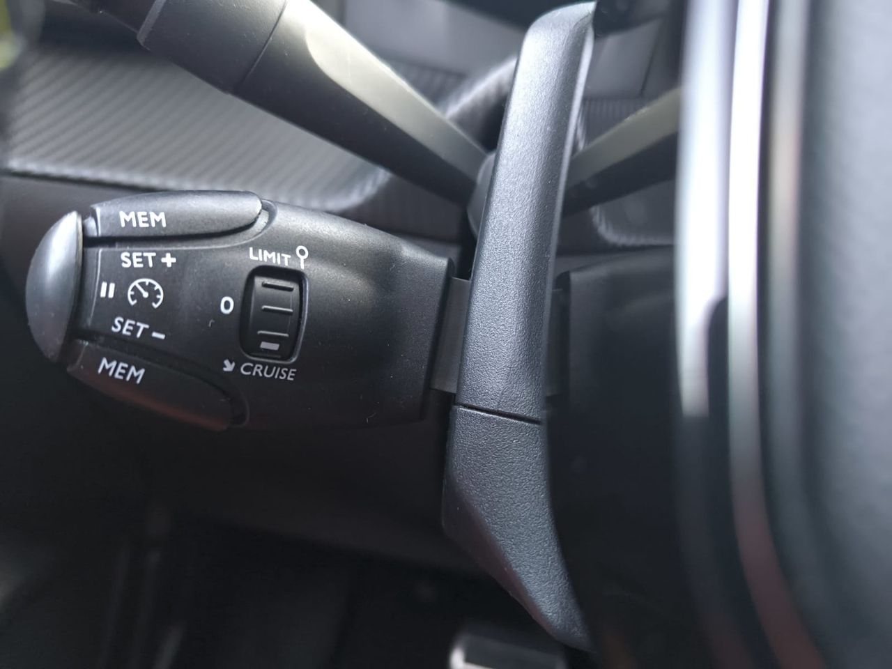 Peugeot e-208 GT LINE ELECTRICO 136 CV  - Foto 2