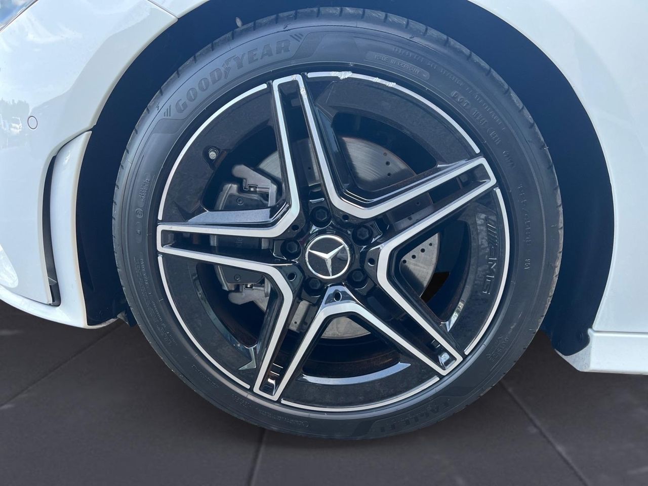 Mercedes CLA SHOOTING BRAKE 200 D DCT AMG LINE  + PAQUETE PREMIUM+SMARTPHONE  - Foto 2