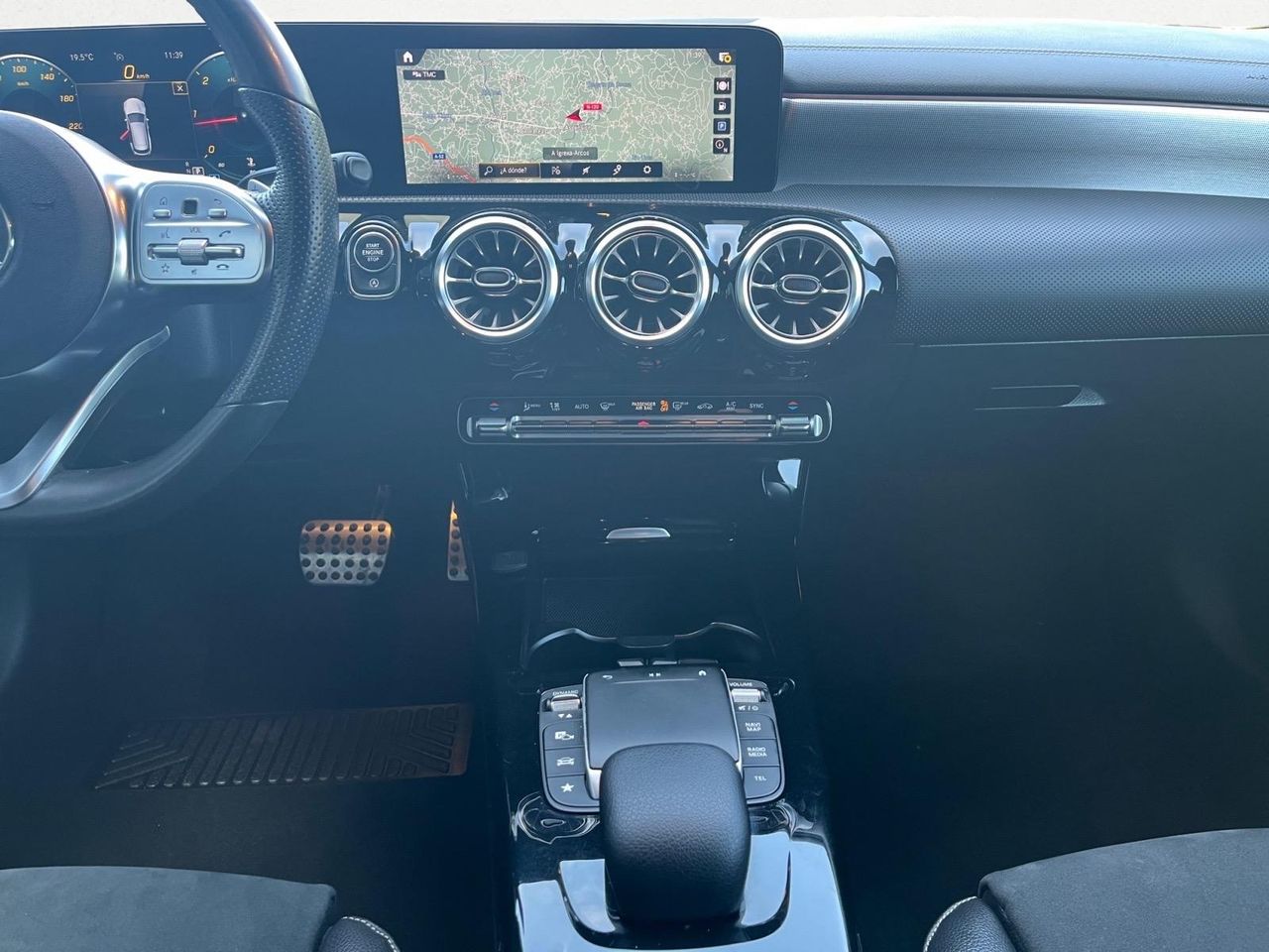 Mercedes CLA SHOOTING BRAKE 200 D DCT AMG LINE  + PAQUETE PREMIUM+SMARTPHONE  - Foto 2