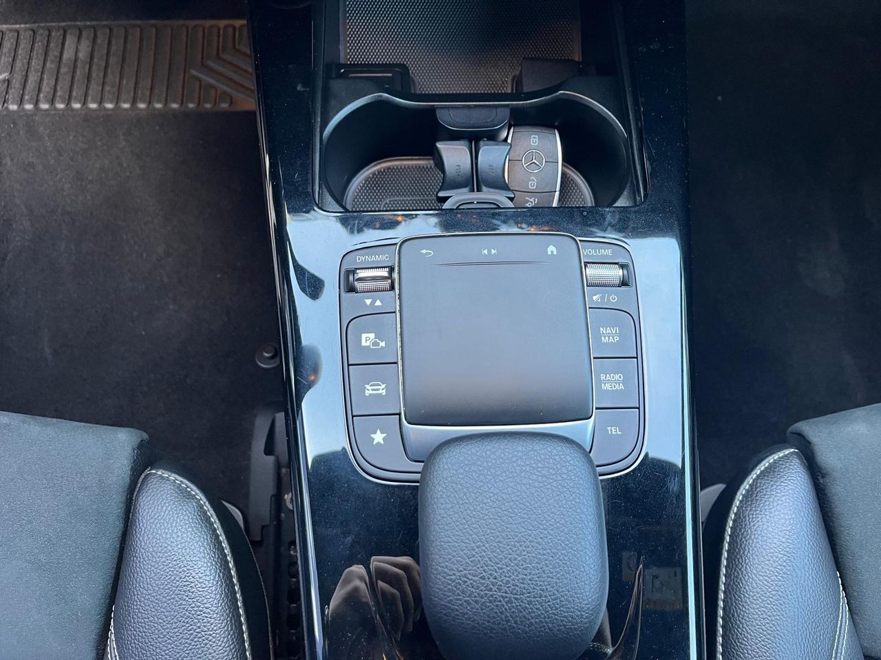 Mercedes CLA SHOOTING BRAKE 200 D DCT AMG LINE  + PAQUETE PREMIUM+SMARTPHONE  - Foto 2