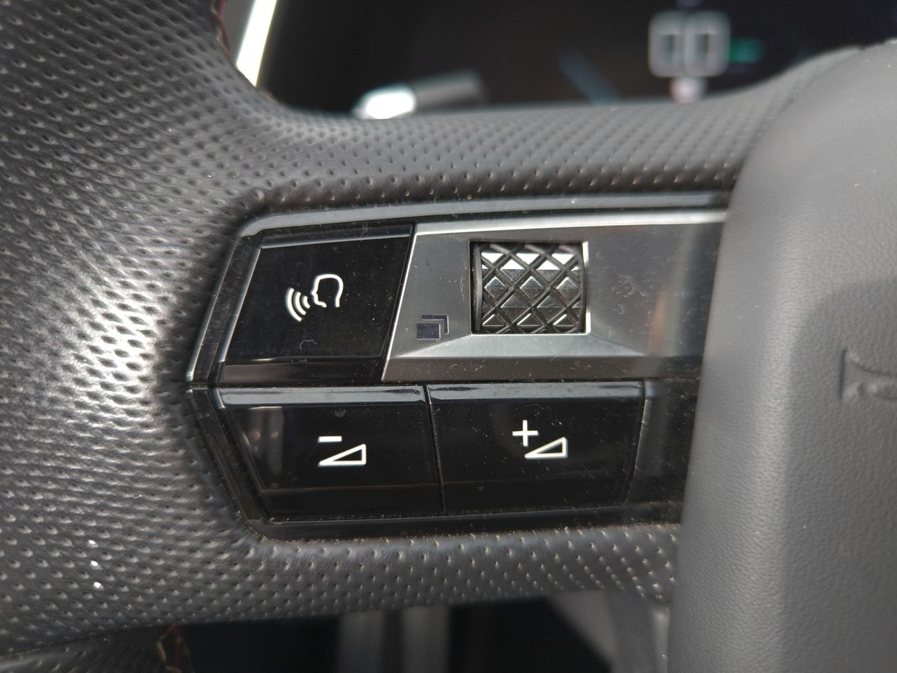 DS DS 7 CROOSBACK E TENSE 225 PERFORMANCE LINE  - Foto 2