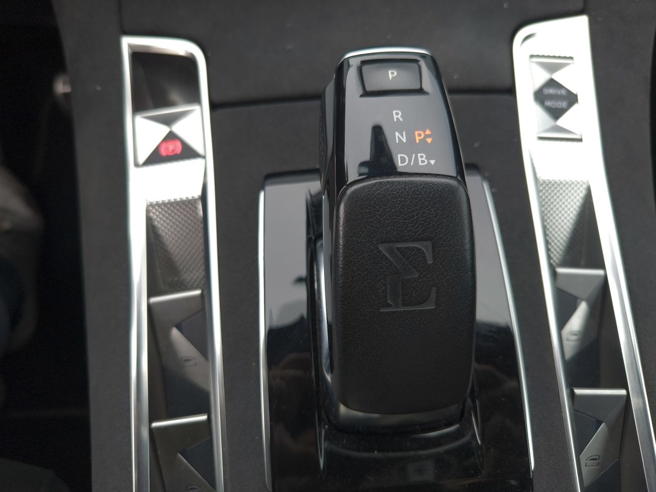 DS DS 7 CROOSBACK E TENSE 225 PERFORMANCE LINE  - Foto 2