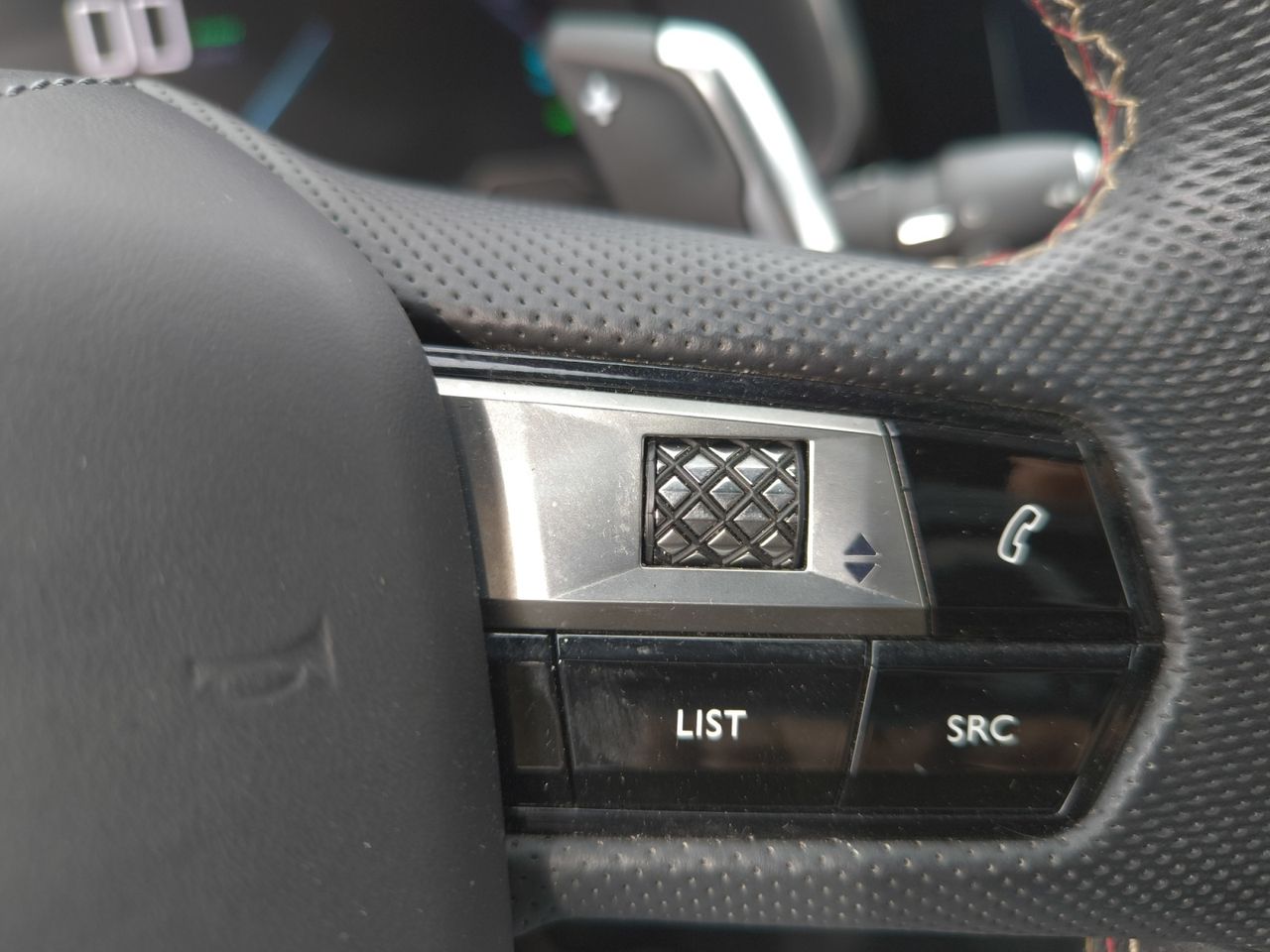 DS DS 7 CROOSBACK E TENSE 225 PERFORMANCE LINE  - Foto 2