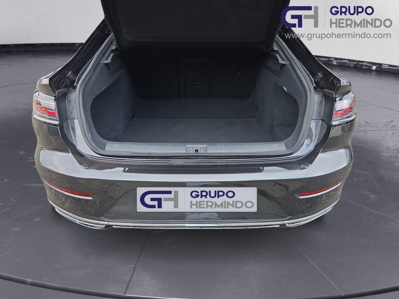 Volkswagen Arteon R LINE 2.0 TDI 200 CV DSG  - Foto 2