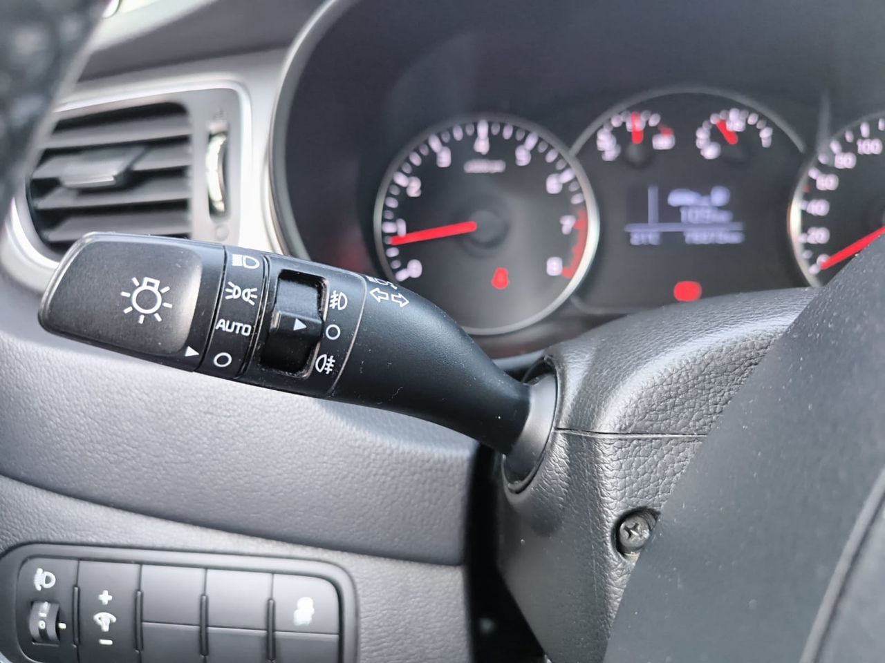 Kia Carens 1.6 GDI CONCEPT 135 CV  - Foto 2