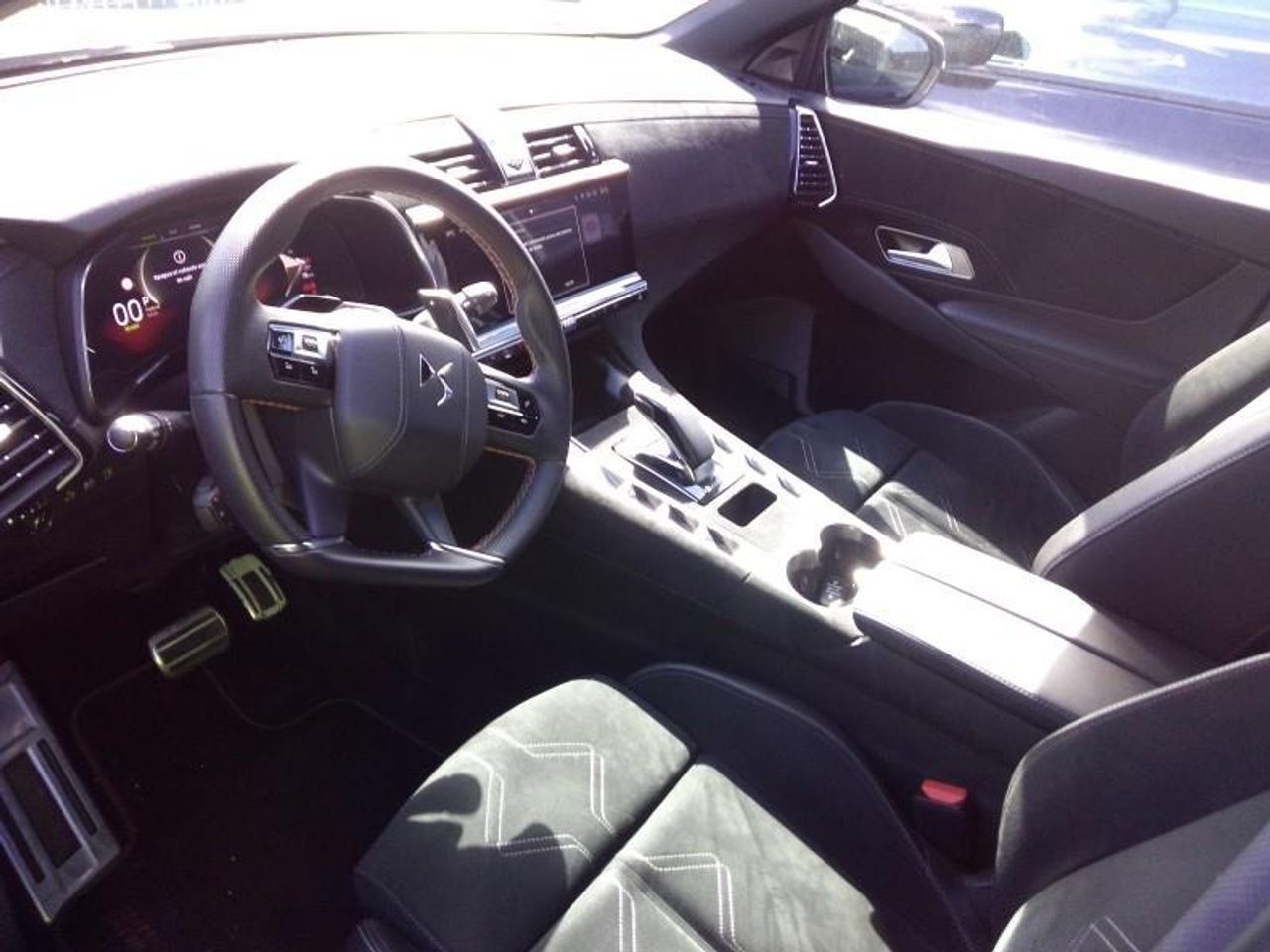 DS DS 7 Crossback E TENSE 4X4 300 PERFORMANCE LINE +  - Foto 2