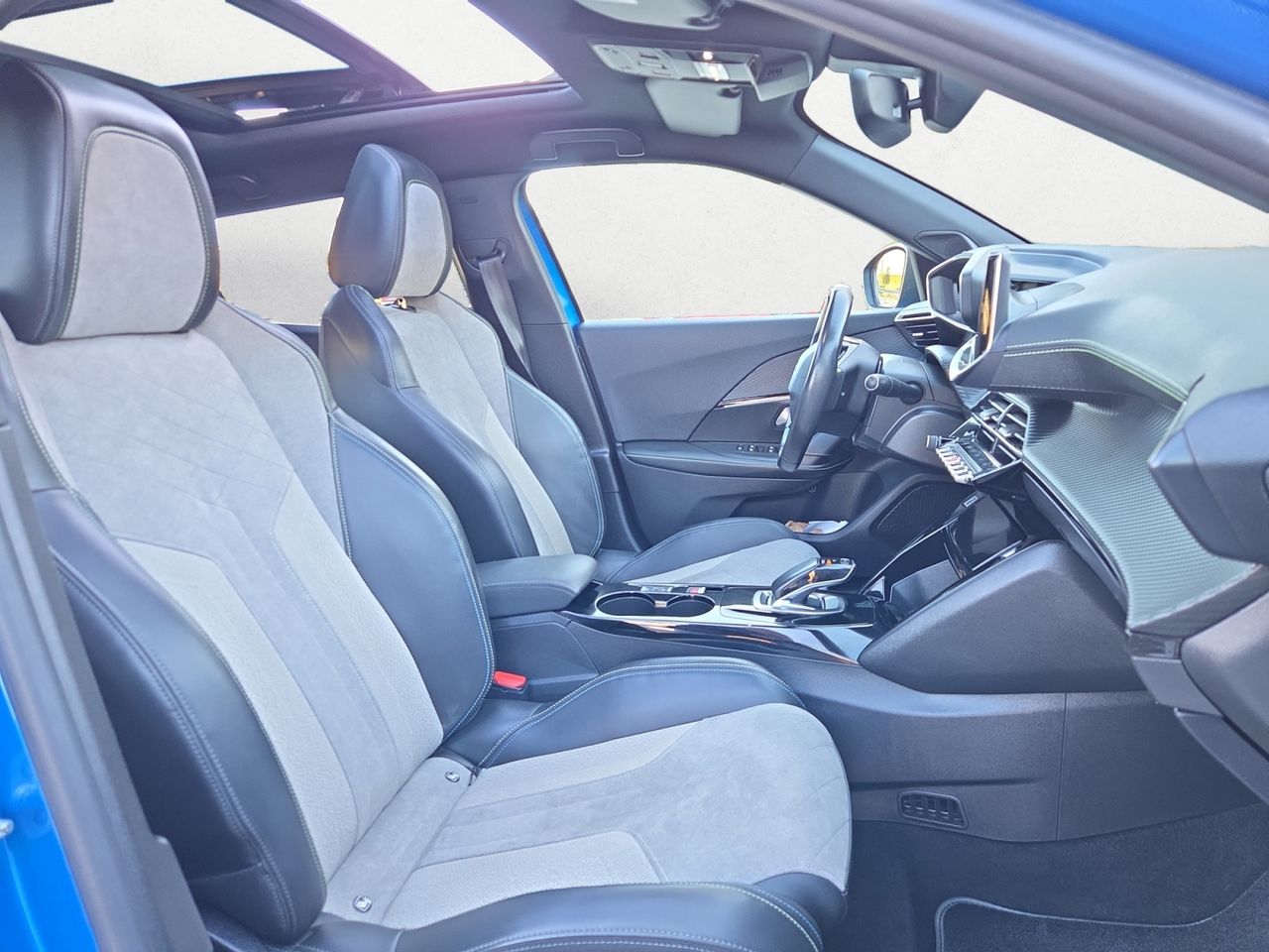 Peugeot e-2008 GT  ELECTRICO 136 CV  - Foto 2