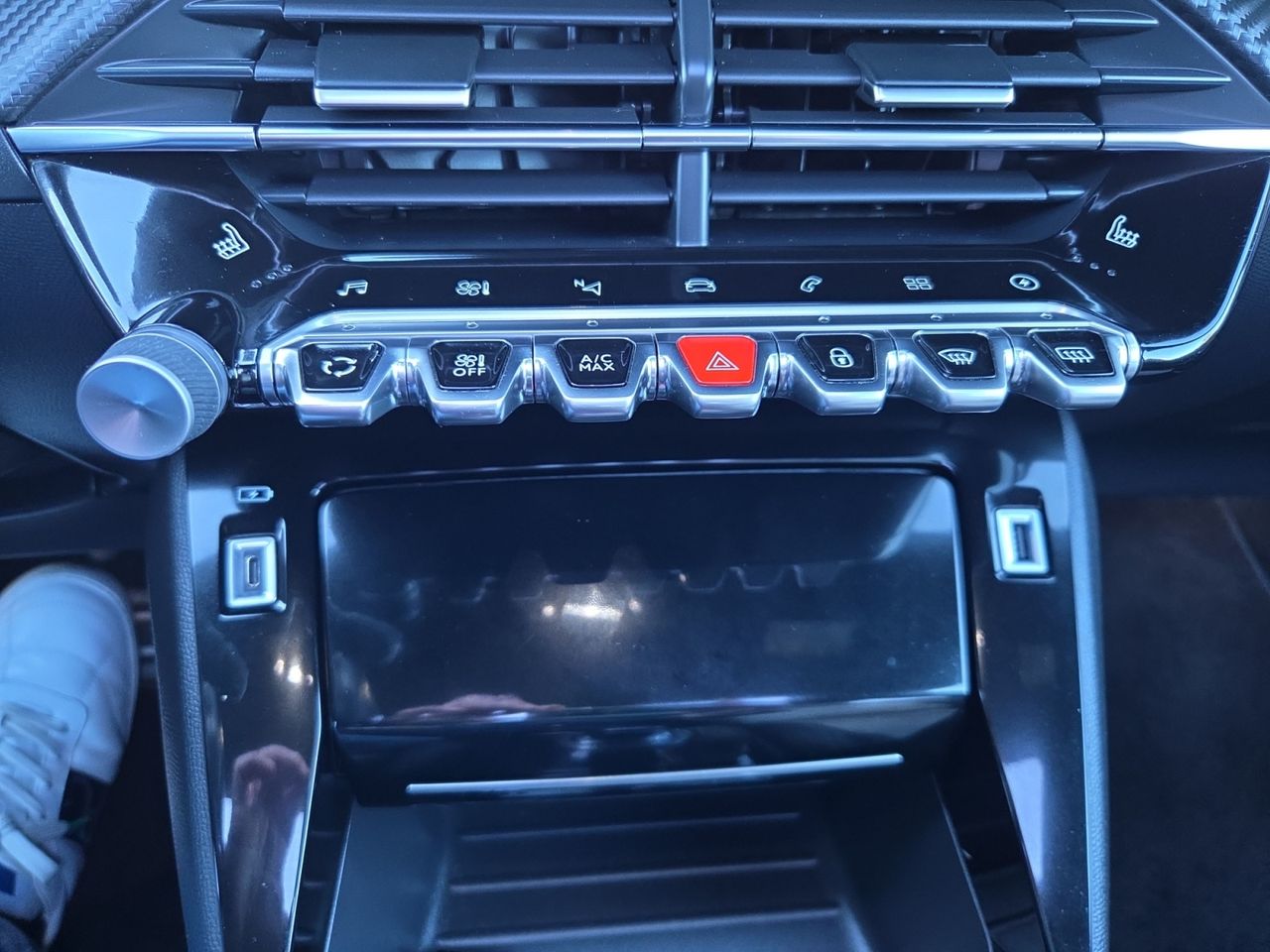 Peugeot e-2008 GT  ELECTRICO 136 CV  - Foto 2