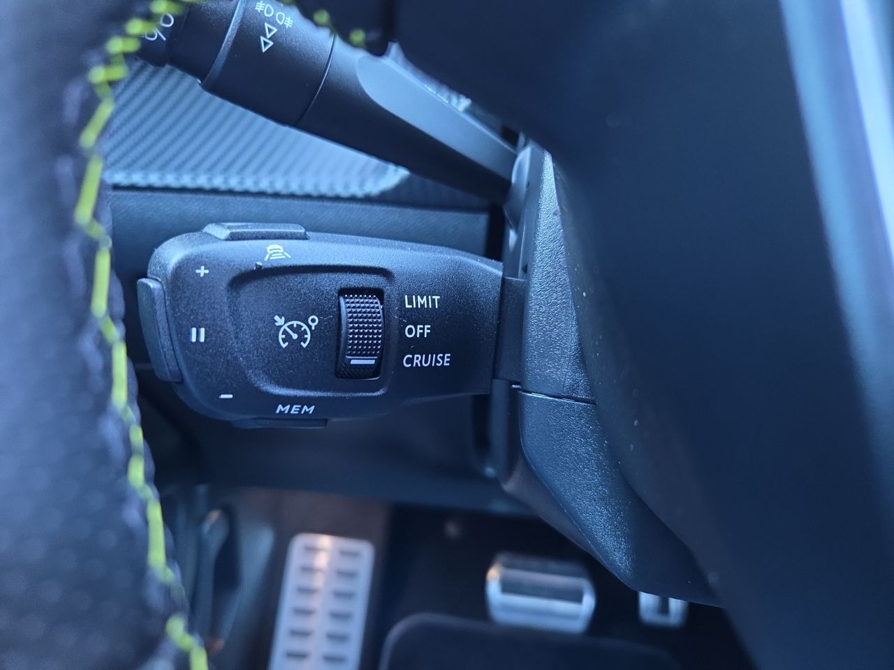 Peugeot e-2008 GT  ELECTRICO 136 CV  - Foto 2