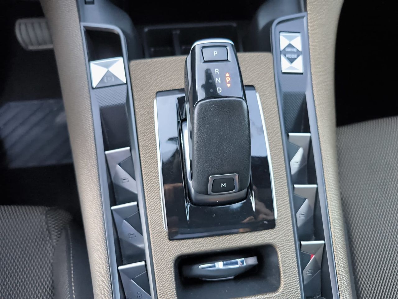 DS DS 7 SO CHIC BLUE HDI 180 CV EAT8  - Foto 2