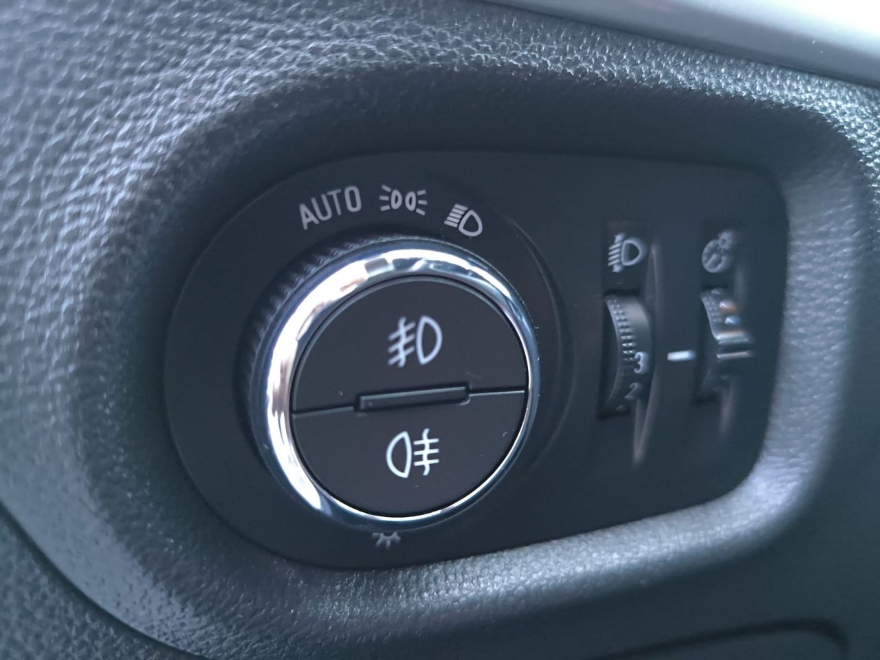 Opel Astra 1.5 D DVC 77 KW 105 CV EDITION  - Foto 2